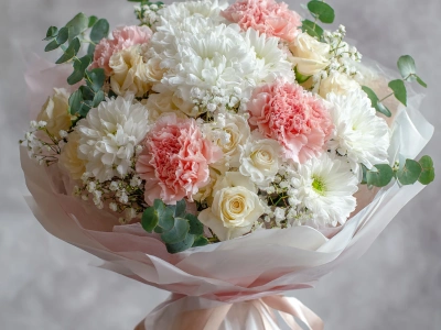 Букет с гвоздиками «Утренний бриз»