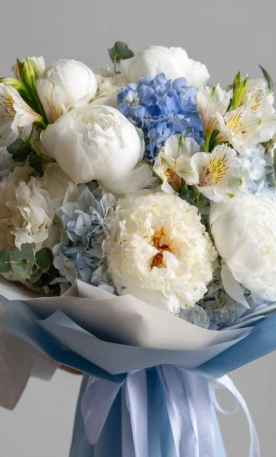 Букет с пионами «Дыхание облаков»