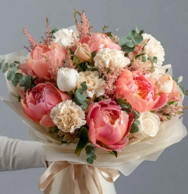 Букет с пионами «Медовый этюд»
