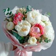 Букет с пионами &laquo;Румяный этюд&raquo; 0