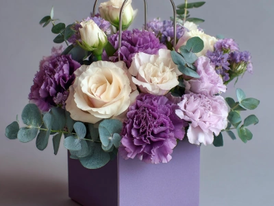 Цветы в сумочке «Модный аромат»