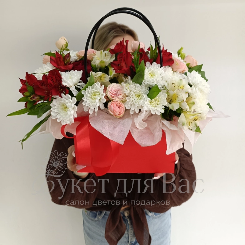 Сумочка с красно белой альстромерией