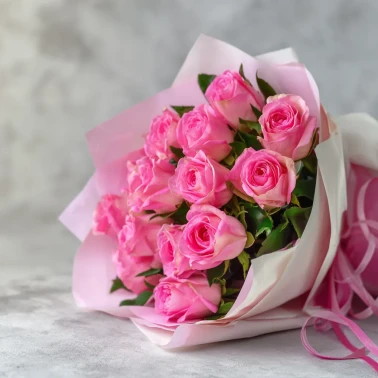15 розовых кенийских роз