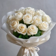 15 белых эквадорских роз 50 см 0