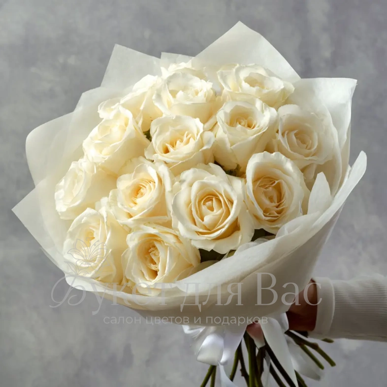 15 белых роз 40 см