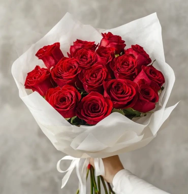 15 красных российских роз 60 см