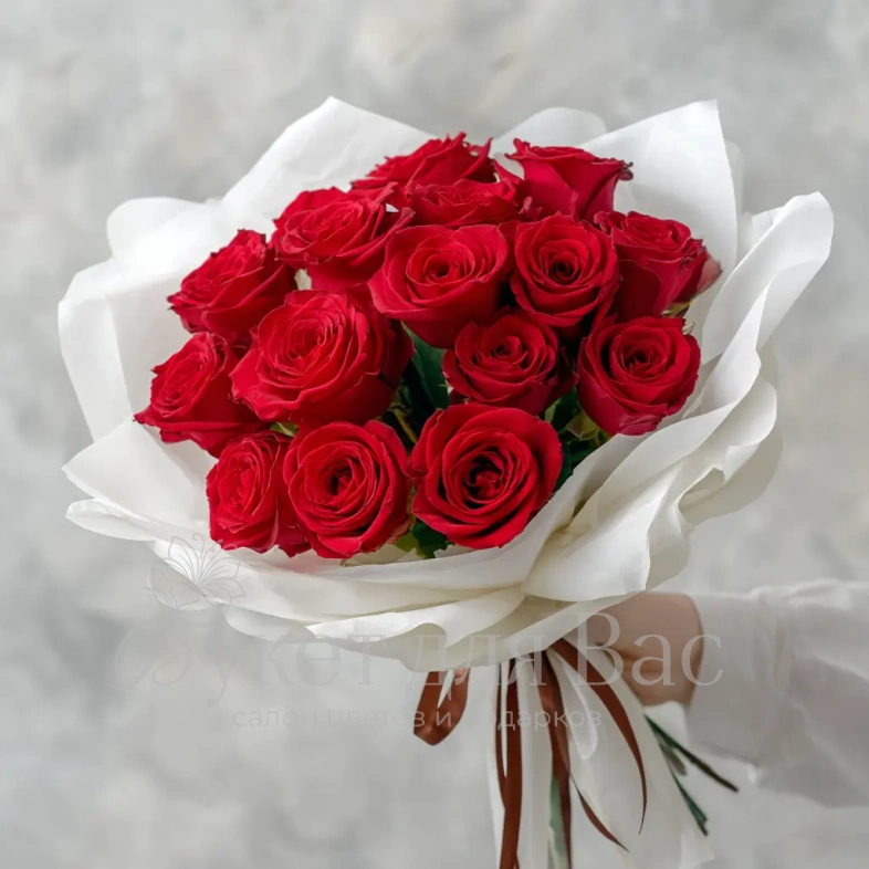 15 красных российских роз 60 см