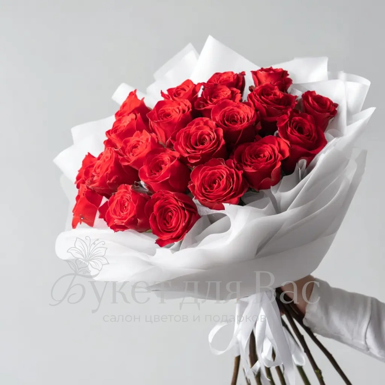 Красные розы &laquo;Пламя любви&raquo;